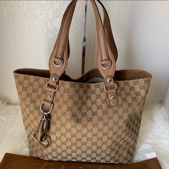 Gucci Handbags - Authentic Gucci tote bag